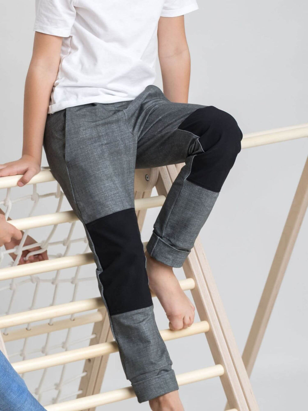 Kinderhose Bio-Baumwolle in Jeans-Optik | Mitwachsend, verstärktes Knie