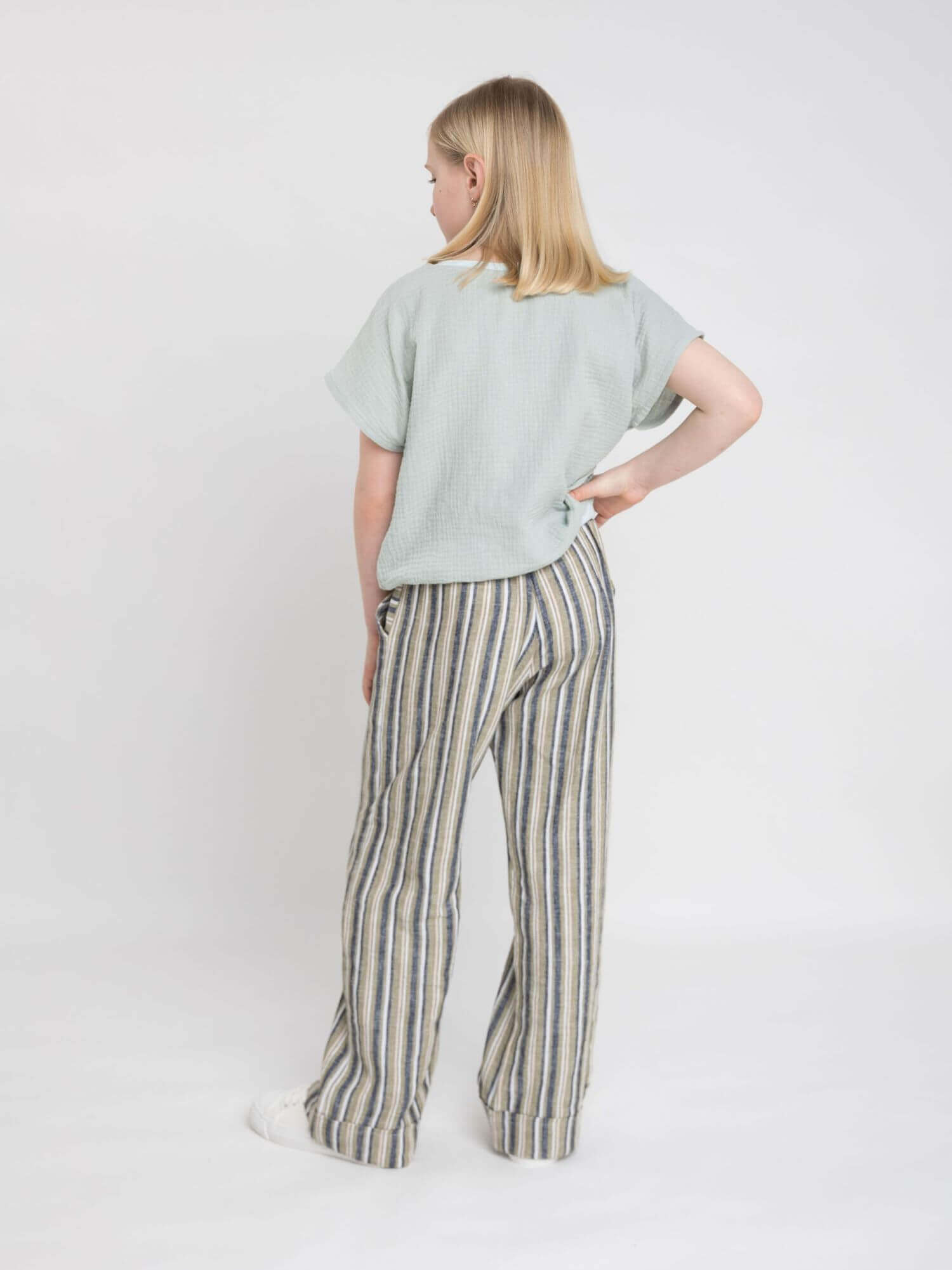 Leinenhose mit Taschen und verstellbarem Bund